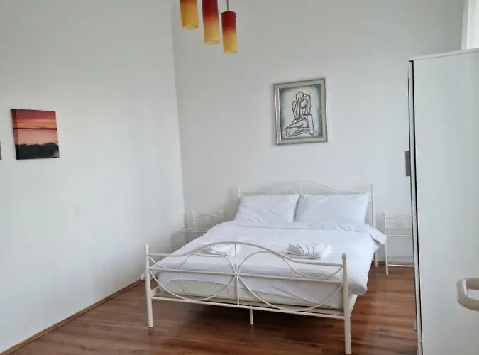 Queen Of Stay - Apartment Lili