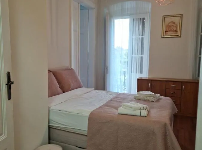 Queen Of Stay - Apartment Lili
