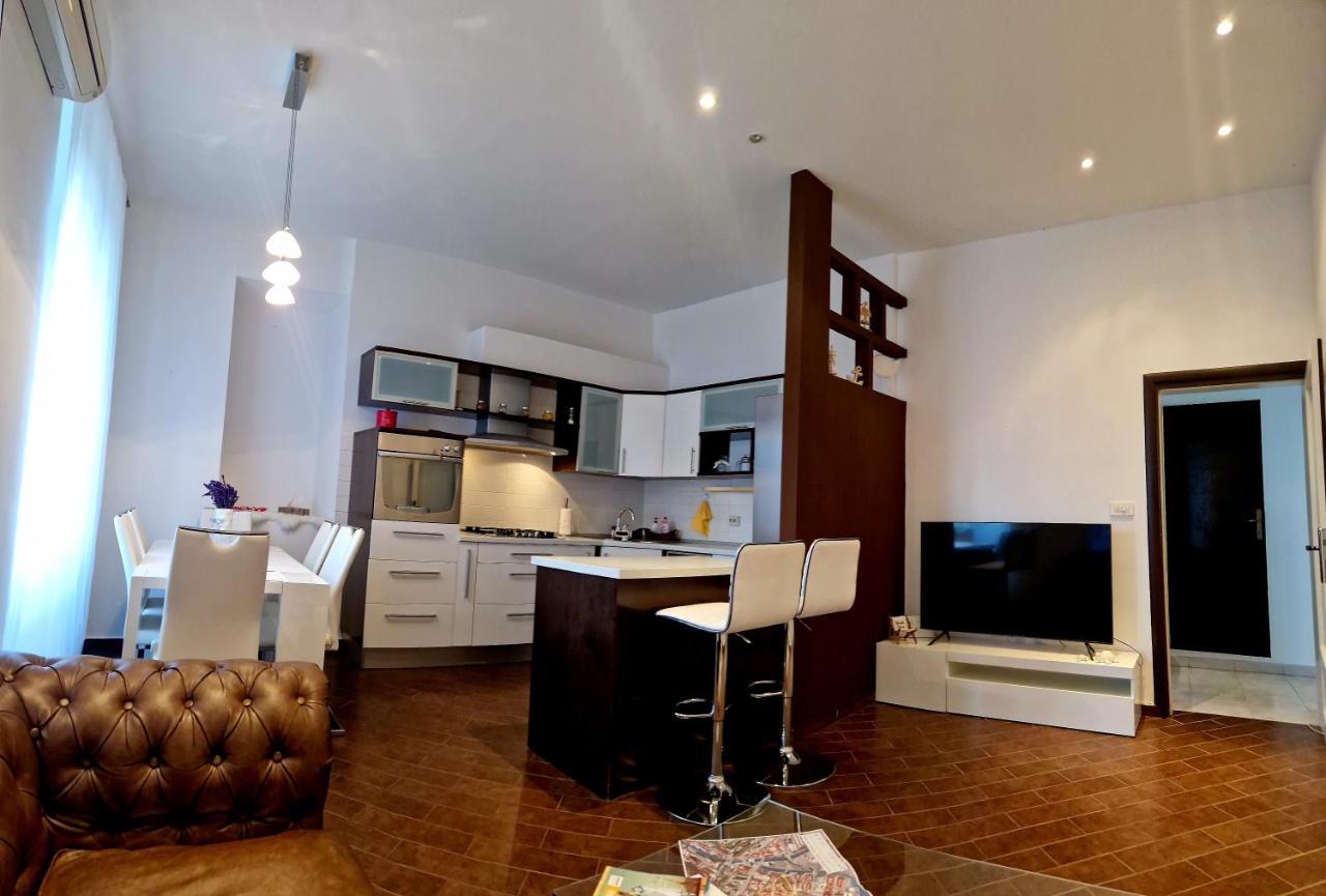 Queen Of - Lili Apartment